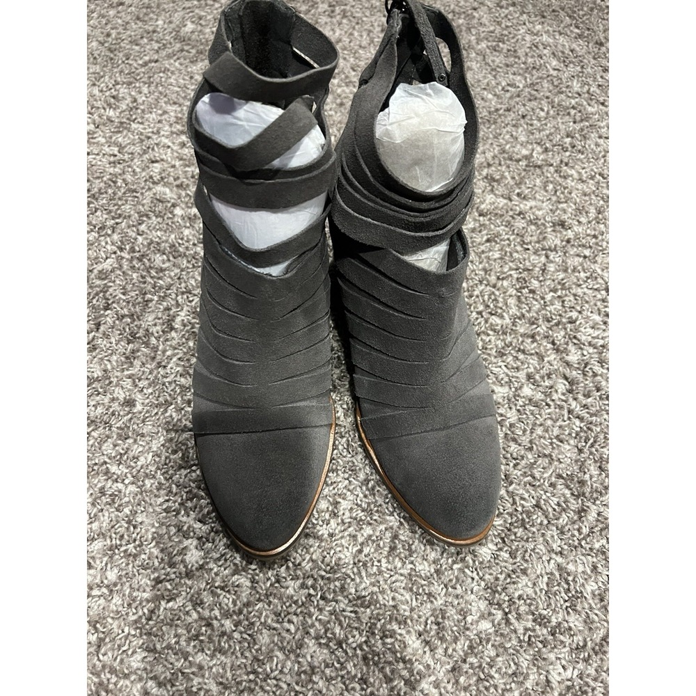 womens grey wedge bootie  size 8.5 Pre Owned  Great Condition‎